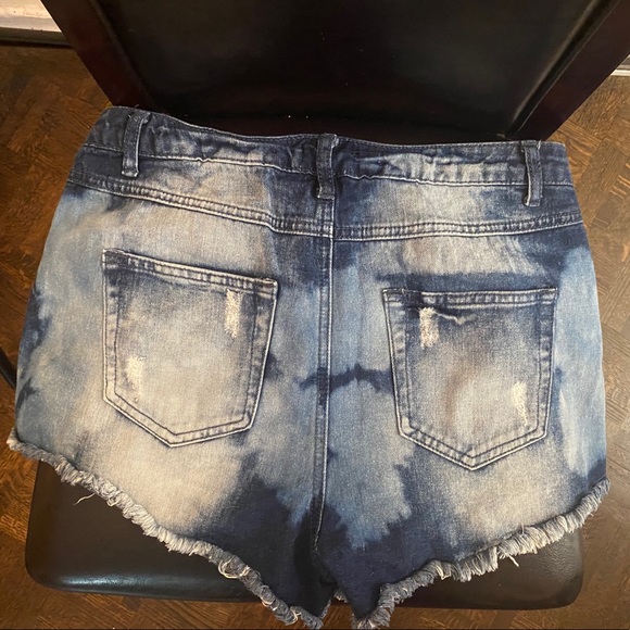 Cute denim shorts - Picture 2 of 3